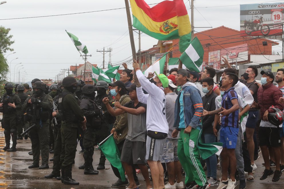 Comenzó la huelga por tiempo indefinido contra la “ley madre” del gobierno de Luis Arce en Bolivia