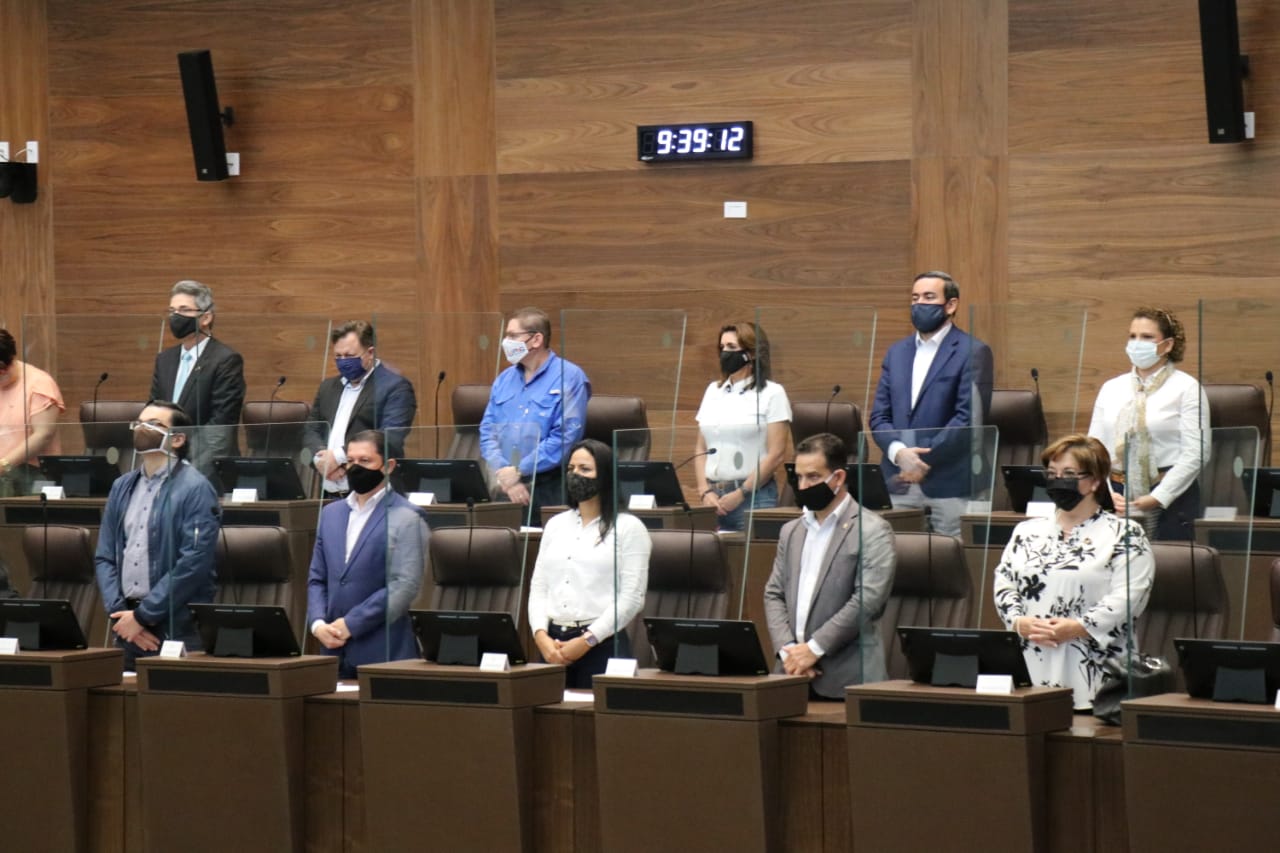 Presentan moción para exigir a presidente Carlos Alvarado que intervenga el MEP