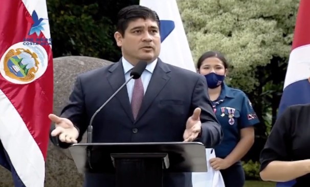 Carlos Alvarado aprovecha conmemoración de la Abolición del Ejército para cuestionar propuestas sobre cierre de instituciones