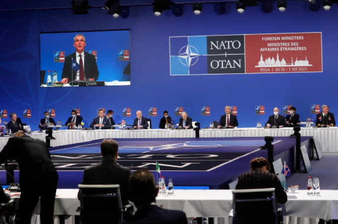 La OTAN manifestó estar profundamente preocupada por la acumulación de tropas rusas en la frontera con Ucrania