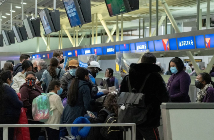 Estados Unidos advirtió a sus ciudadanos que viajan al exterior que pueden enfrentar “desafíos inesperados” por la ola de coronavirus