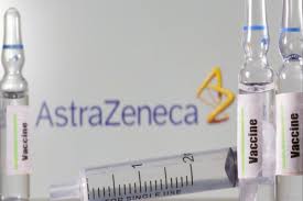 Comisión aprobó dosis de refuerzo para mayores de 18 años con vacuna de AstraZeneca bajo planes de contingencia
