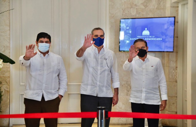 Carlos Alvarado insistió en liberación de los presos políticos en Nicaragua durante cumbre en República Dominicana