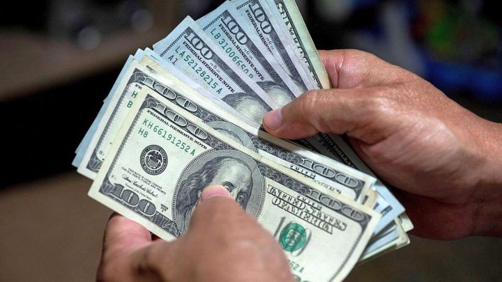 Expertos proyectan que tipo de cambio del dólar llegará a ¢670 durante el 2022