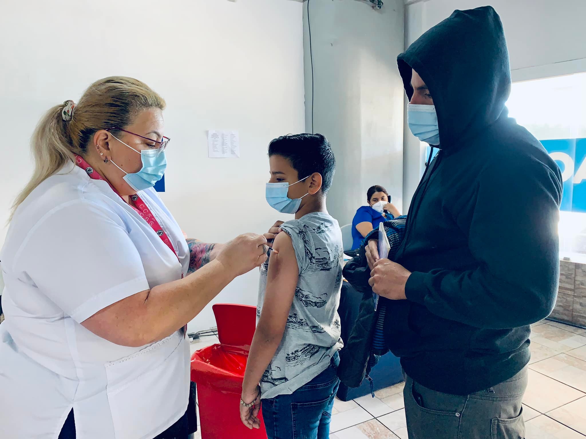 Niños positivos por Covid-19 pueden vacunarse un día después de cumplir con orden sanitaria