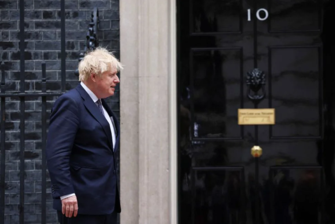 Boris Johnson se disculpó con la reina Isabel II tras conocerse que se celebraron dos fiestas en Downing Street la víspera del funeral de su marido