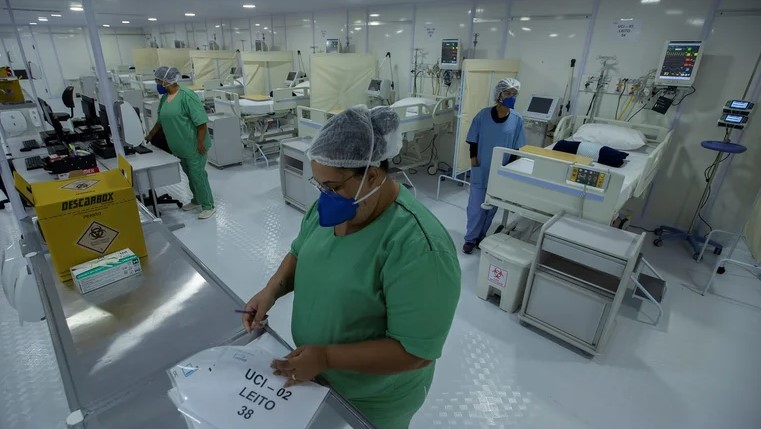 Alerta en Brasil por el avance de Ómicron: cuadriplicaron los contagios y aumentaron las bajas por enfermedad del personal de salud