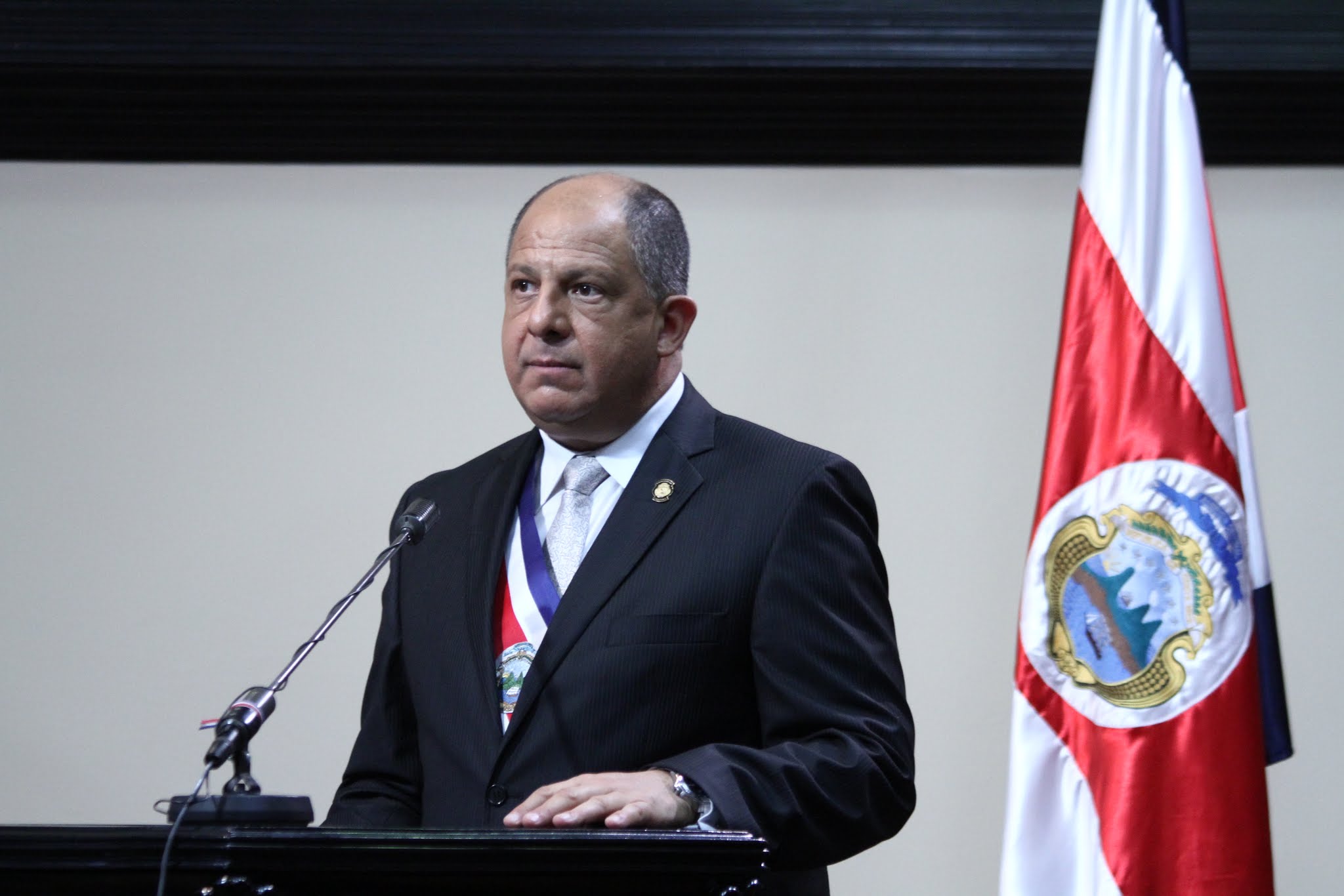 Expresidente Luis Guillermo Solís sale en defensa de gobiernos del PAC y pide voto por Welmer Ramos