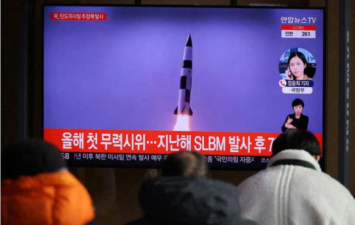Corea del Norte disparó dos nuevos misiles desde un crucero, en su quinto test de proyectiles en este año