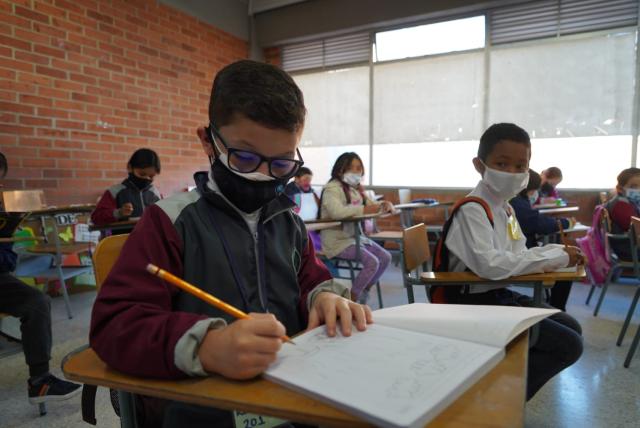 OPS pide a países reforzar medidas para que niños regresen seguros a las aulas