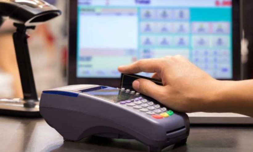 Consumidores de Costa Rica pide modificar monto mínimo para que comercios soliciten PIN de tarjetas en datafonos