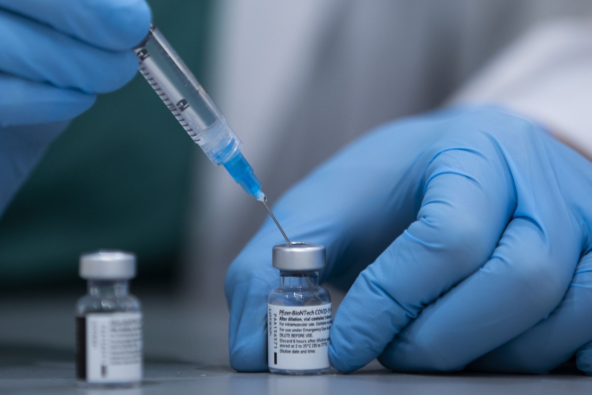 Aduanas detecta llegada de vacunas contra la influenza vencidas que al parecer se iban a vender en ‘outlets’