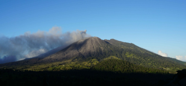 Erupciones del Volcán Turrialba provocaron caída de ceniza en el Valle Central