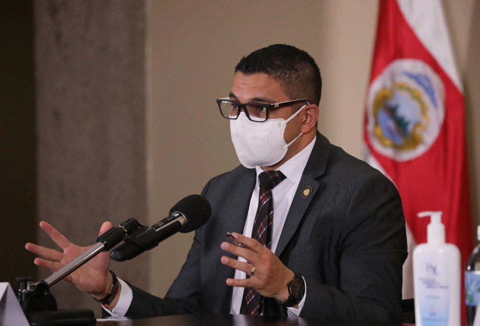 Ministro de Salud delega a población decisión de ir a votar pese a orden sanitaria o síntomas de Covid-19