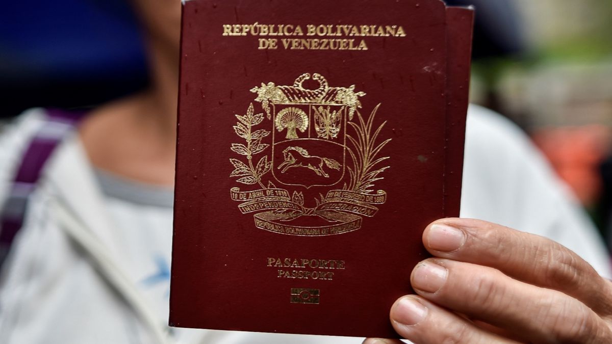Venezolanos tendrán que solicitar visa para ingresar a Costa Rica a partir de este lunes