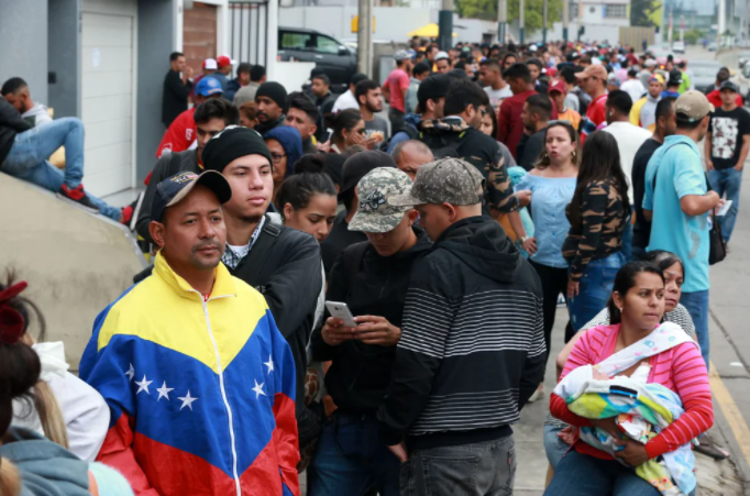 Éxodo venezolano: Juan Guaidó pidió a EEUU “permitir que los migrantes puedan presentar su solicitud de asilo”