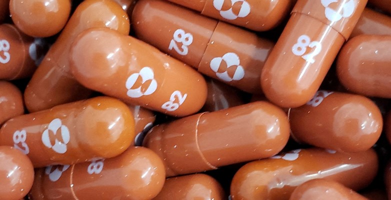 Salud autorizó venta de medicamento Molnupiravir para tratar adultos con Covid-19 leve o moderado