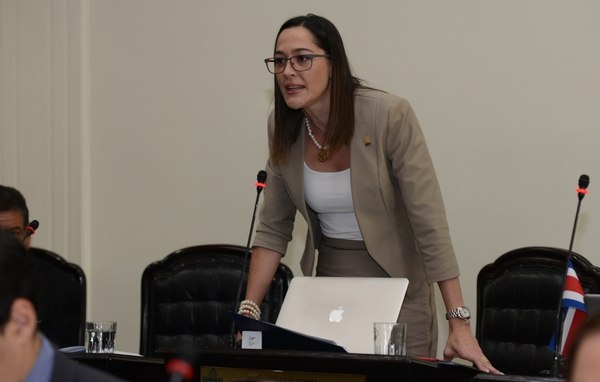 Diputada del PUSC, María Inés Solís, renunció a su curul para asumir proyectos profesionales