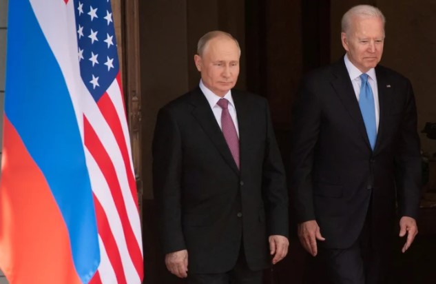 Biden está dispuesto a reunirse con Putin: “La diplomacia en Ucrania es posible mientras no avancen los tanques rusos“
