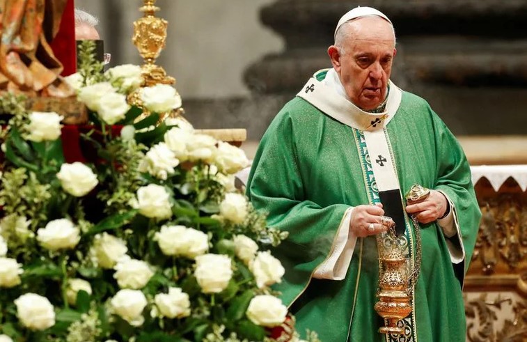 El Papa Francisco dijo que en Ucrania “corren ríos de sangre” y aseguró que la Santa Sede “está dispuesta a hacer todo” por la paz