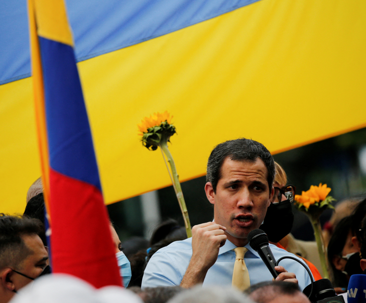 Guaidó dice que levantamiento de sanciones a Venezuela requiere «avances» hacia una transición