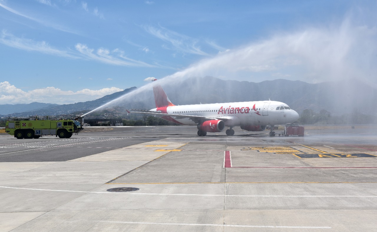 Avianca inaugura tres rutas directas que conectan Costa Rica con Cartagena, Medellín y Quito