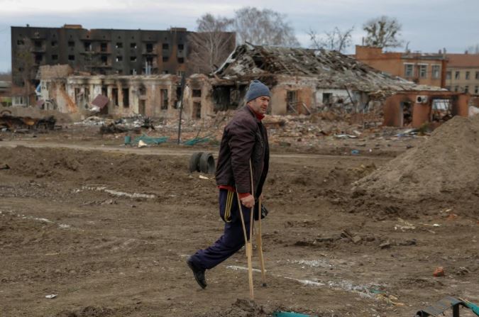 El costo de la guerra: Ucrania estima que los daños causados por la invasión rusa superarán el billón de dólares