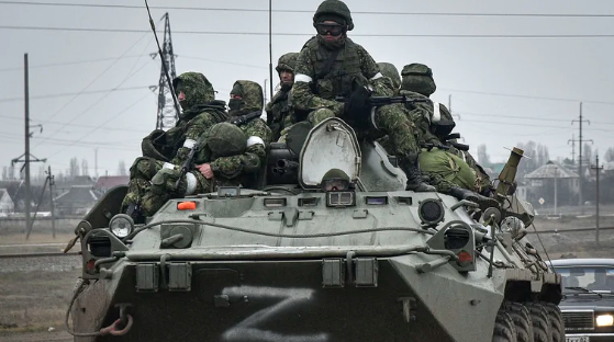 Ucrania estima que cerca de 10.000 militares rusos están estacionados actualmente cerca de Mariupol