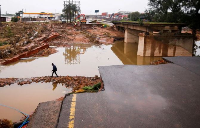 Las inundaciones de Sudáfrica dejaron al menos 448 muertos y daños por millones de dólares