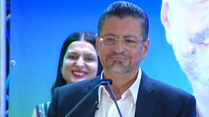 Rodrigo Chaves se convierte en el Presidente electo de la República: “No se vale fallarle a Costa Rica”