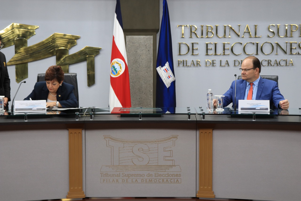 TSE accederá a comprobantes electrónicos de partidos políticos tras firmar convenio con Hacienda