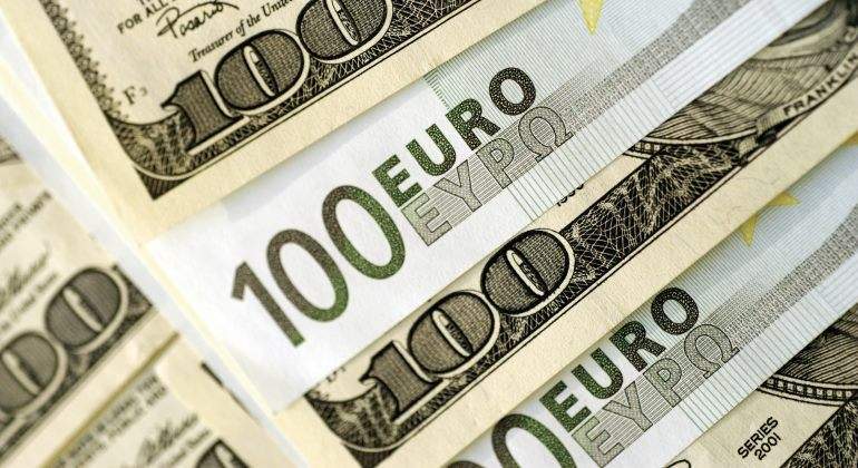 ¿Dólar y Euro al mismo precio? Venta de ambas divisas refleja una diferencia de ¢22