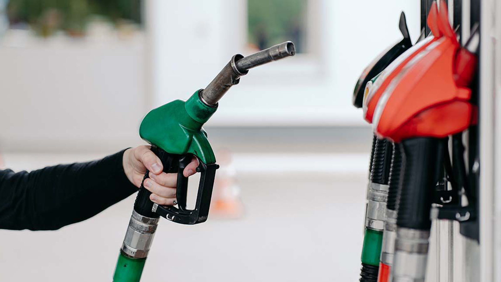 Ocho de cada diez costarricenses catalogan el precio de las gasolinas como ‘Muy alto’