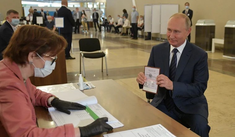 Rusia anunció que dará pasaportes a residentes del sur de Ucrania