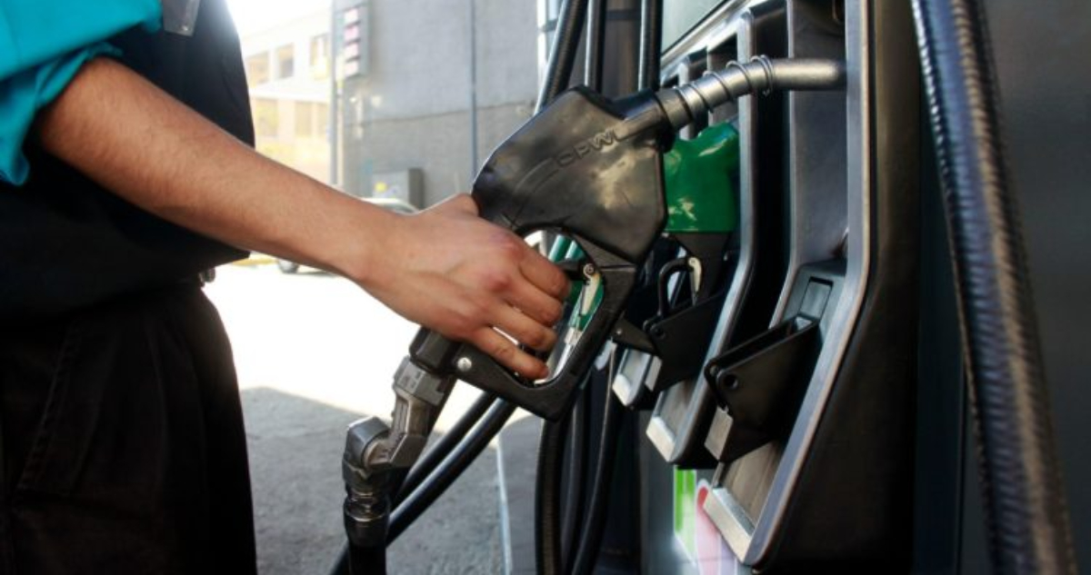 ARESEP y RECOPE se enfrascan en discusión sobre anuncios de ajustes en precio de combustibles