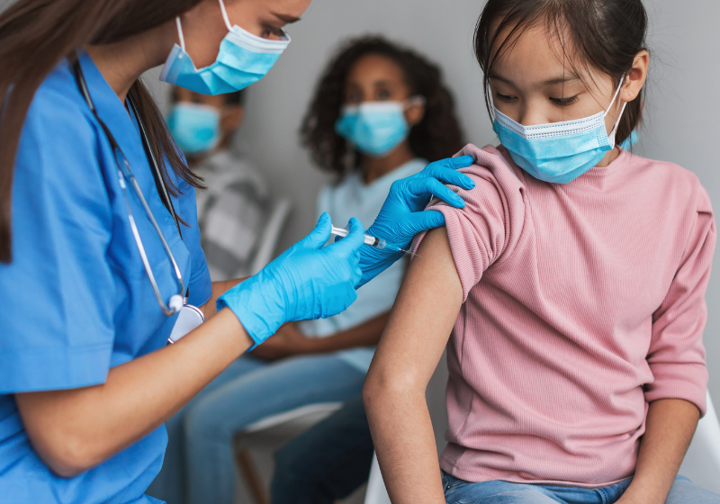 Comisión aprobó tercera dosis de vacuna COVID-19 para menores entre 5 y 11 años