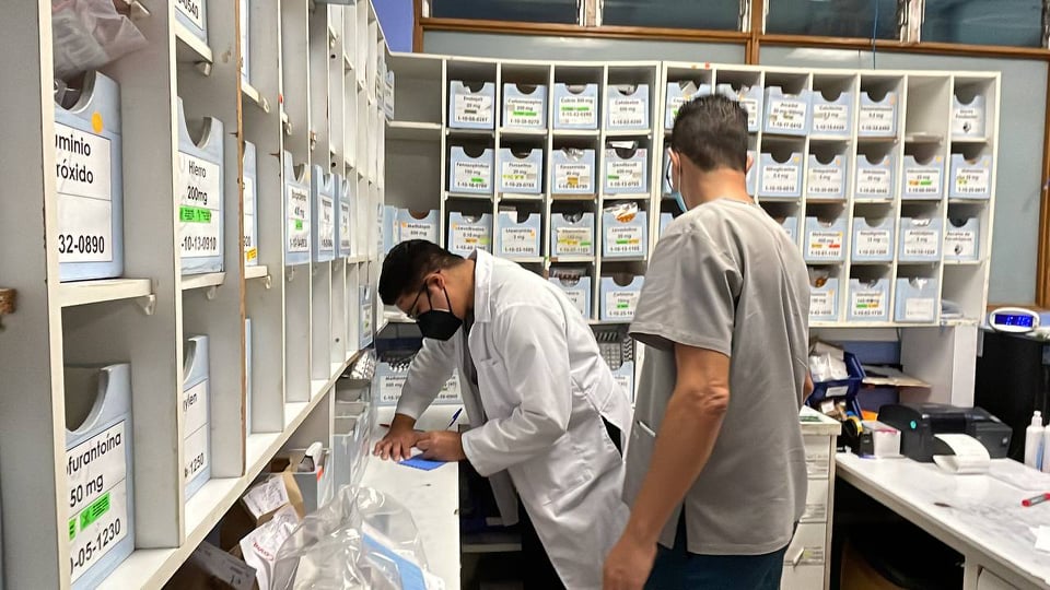 Caja eleva controles en farmacia por reporte de abusos en retiro de medicamentos