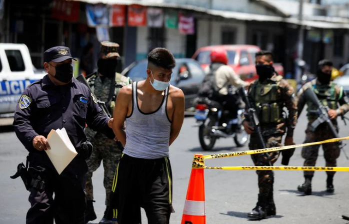 El Salvador duplicó el número de presos desde el inicio del estado de excepción a finales de marzo