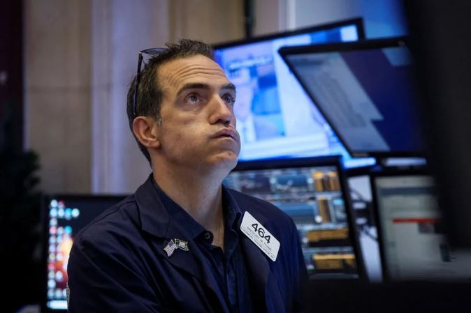 Wall Street terminó con ganancias tras otra jornada de inestabilidad en el mercado