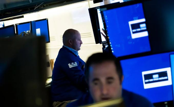 Tras caer en “bear market”, Wall Street volvió a tener una jornada negativa