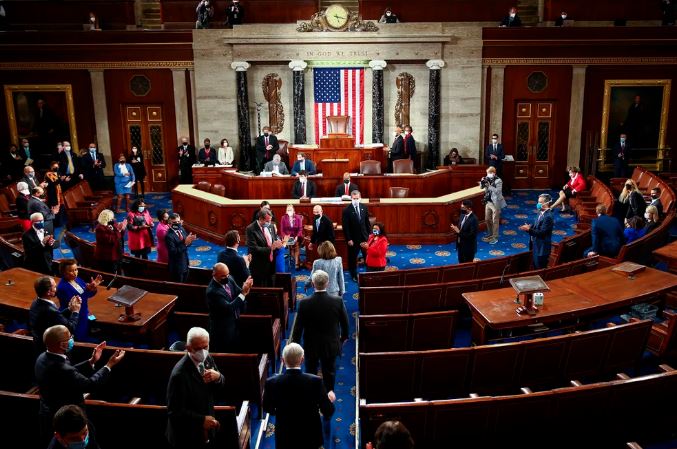 El Senado de EEUU aprobó un proyecto de ley para controlar el porte de armas