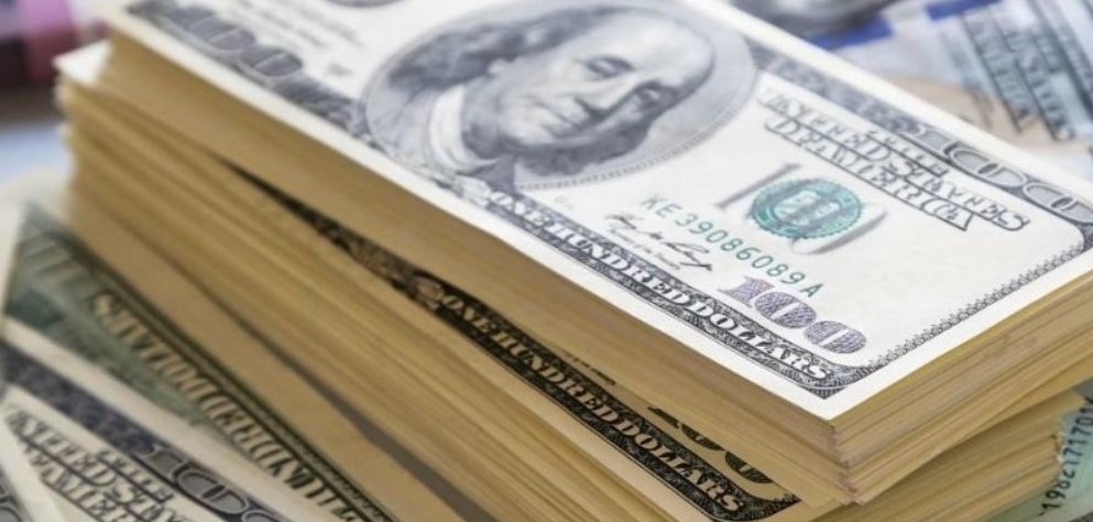 Venta del dólar en ventanilla vuelve a ¢699 pese a intervenciones por más de $160 millones del Banco Central