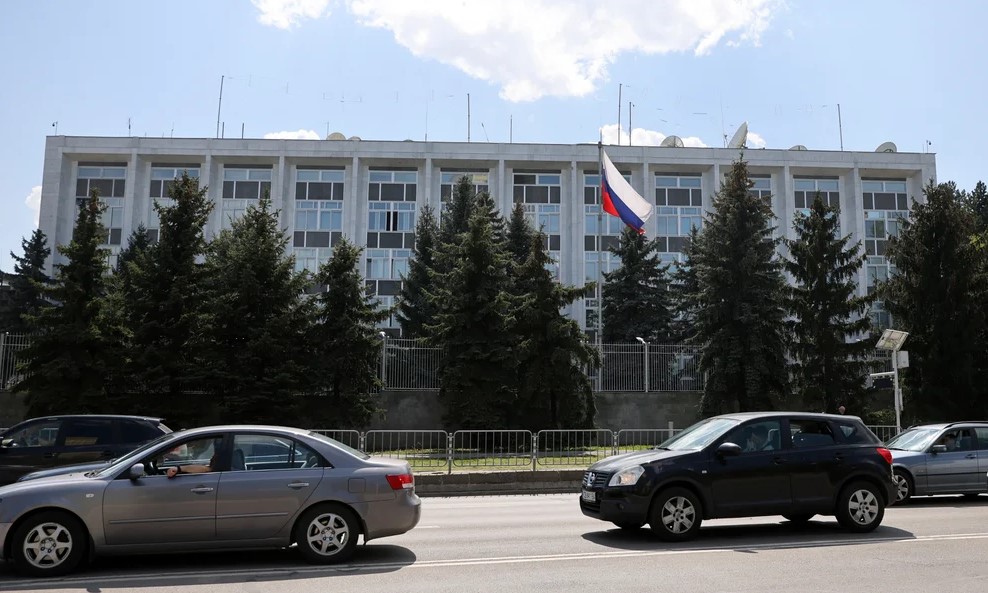 Bulgaria anunció la expulsión de 70 diplomáticos rusos por “trabajar en contra de los intereses del país”