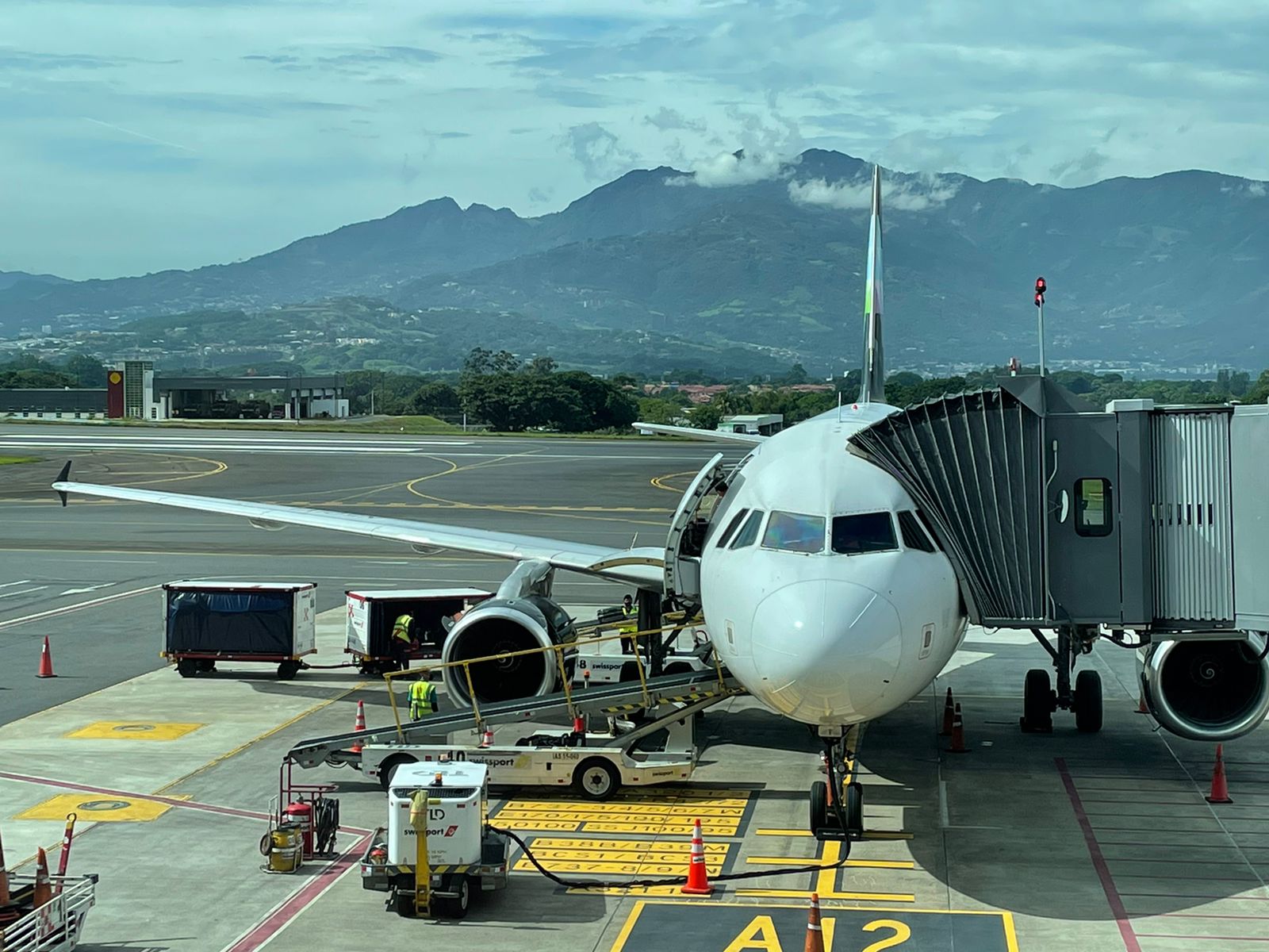 ¡Atención viajeros! Volaris inauguró nueva ruta directa entre San José y Bogotá