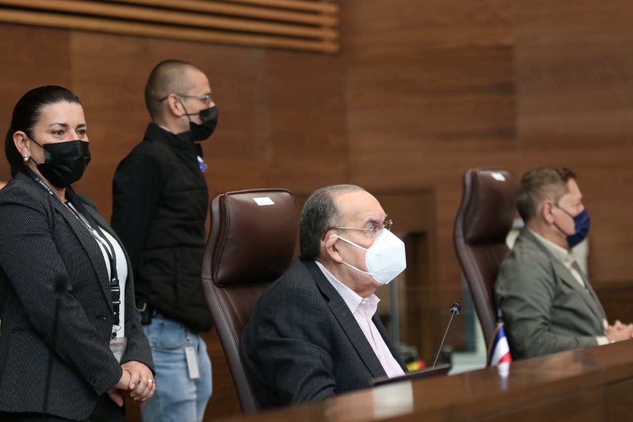 Rodrigo Arias evalúa consultar ante Procuraduría sobre sanción a diputado Gilbert Jiménez