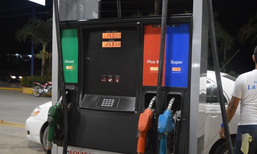 ARESEP aprueba rebaja de ¢102 en litro de diésel y ¢2 en gasolina súper y regular por aplicación de decretos
