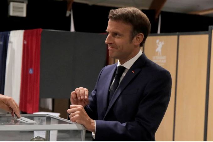 Elecciones legislativas en Francia: la coalición de Emmanuel Macron se impone, pero perdería la mayoría absoluta