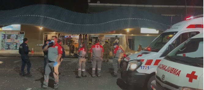 Cuerpos de Bomberos investiga explosión de cilindro de gas en centro comercial en Alajuela