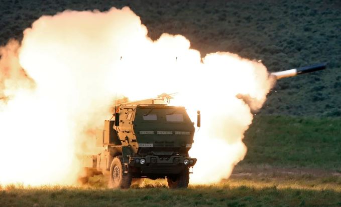 EEUU aprobó una nueva ayuda militar para Ucrania por $270 millones que incluye sistemas de cohetes HIMARS