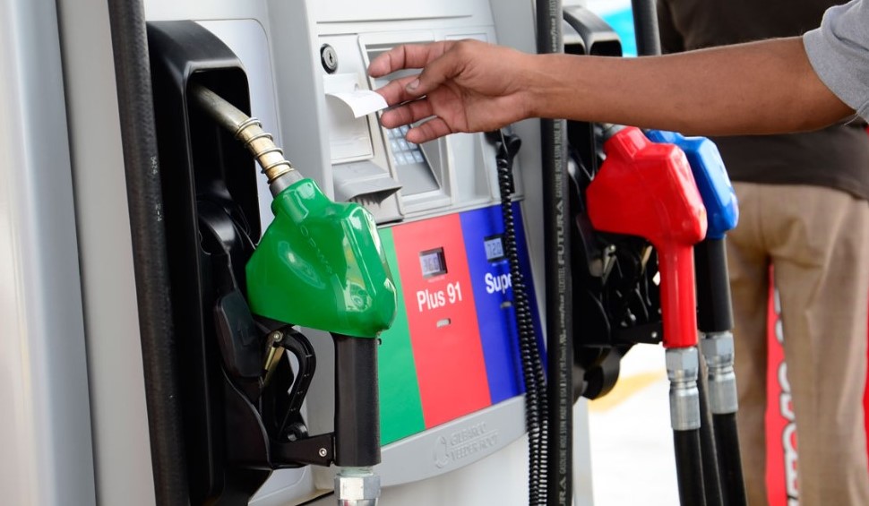 Ley que congela aumentos en impuesto único a los combustibles por seis meses rige desde este martes